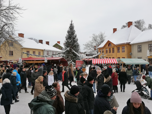 julmarknad_2023_torget_2_bildgalleri