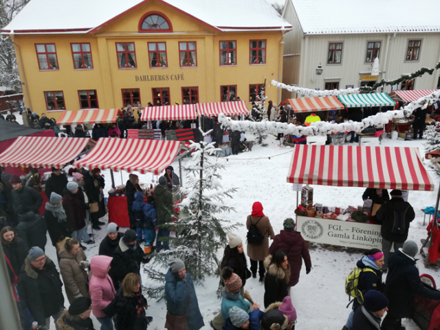 julmarknad_2023_torget_bildgaller